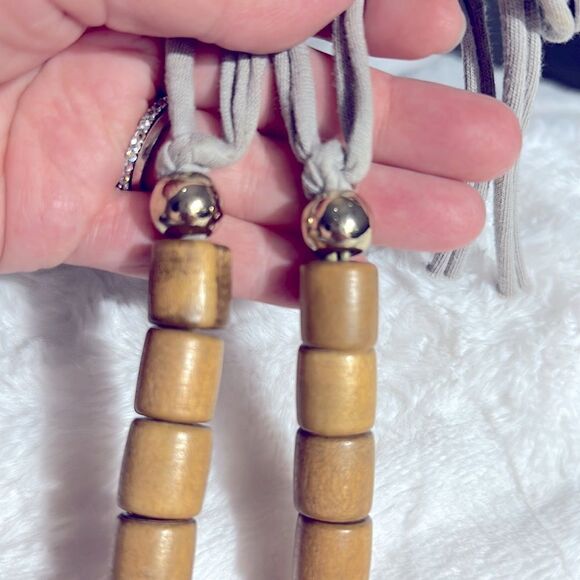 Anthropologie Orange Oversized Lucite And Wood Beaded Tie Necklace - Picture 3 of 3